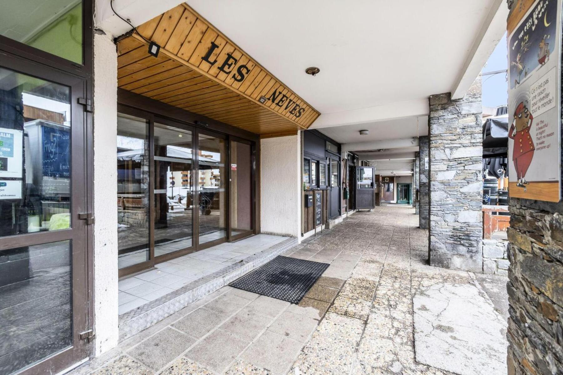 Neves - Location: Pour 4 Personnes Dans Un Quartier Anime Val Thorens