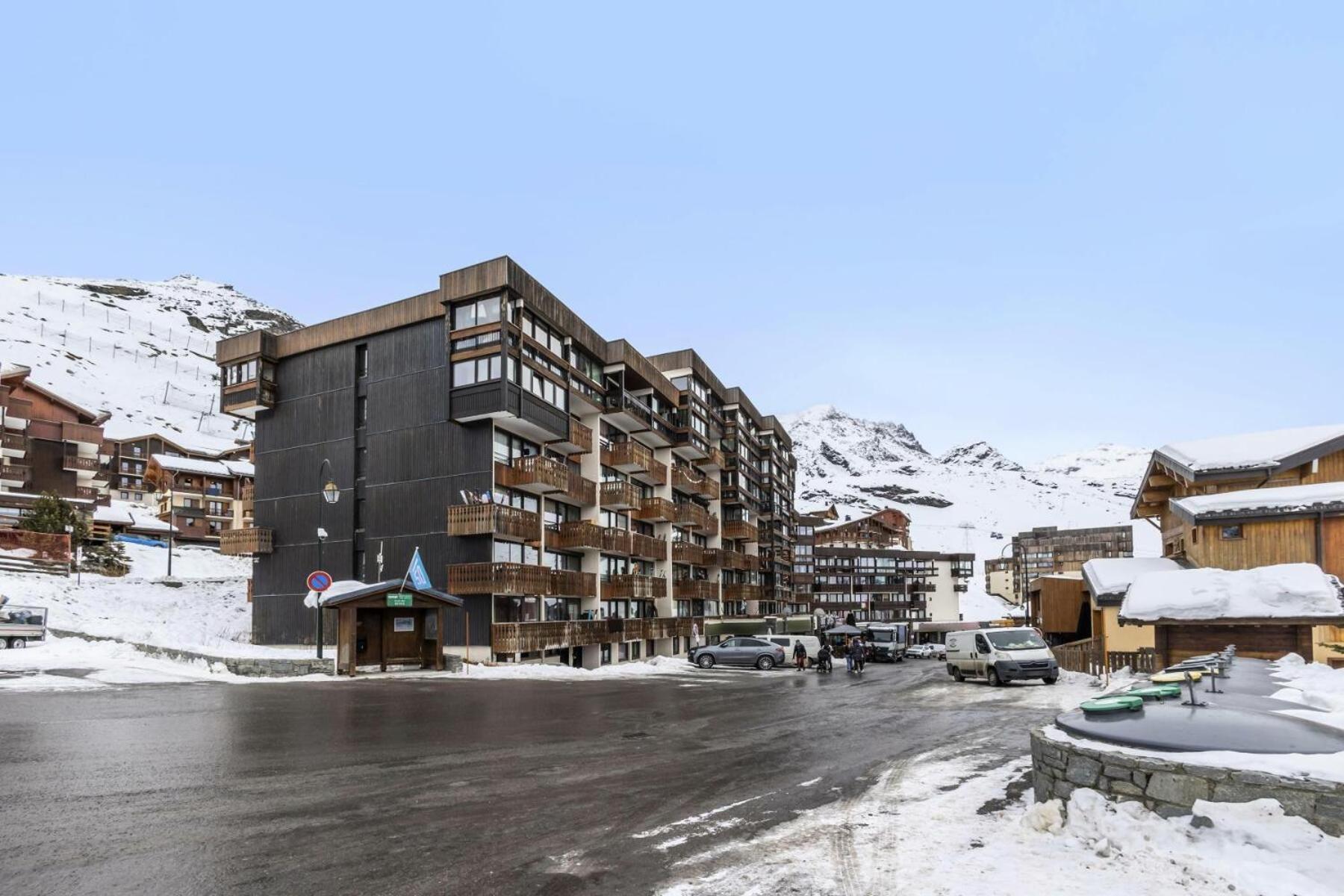 Apartment Neves - Location: Pour 4 Personnes Dans Un Quartier Anime Val Thorens